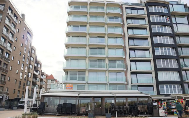 Apartment in Nieuwpoort With sea View