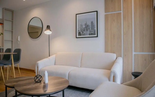 Picturesque 2BR With Fantastic Pool in Miraflores