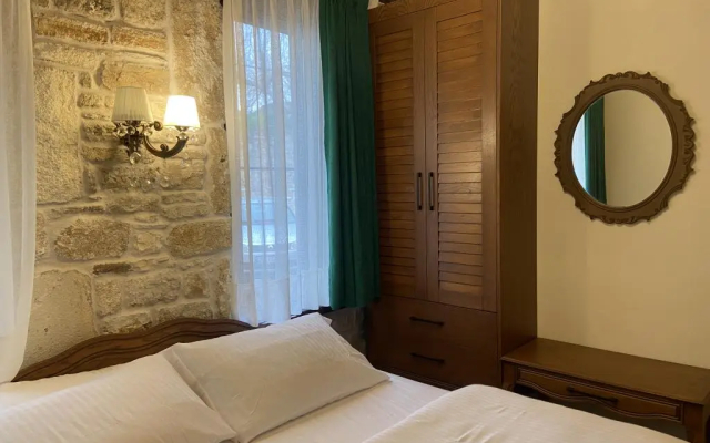 Yeni Foca Dionysos 1789 (+12 Adults Only)