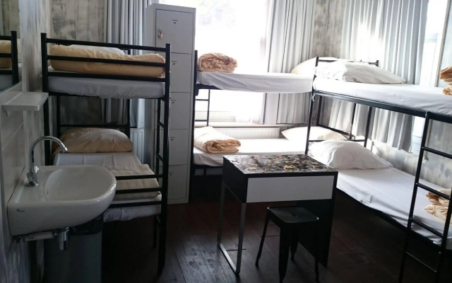 Amigo Hotel - Hostel