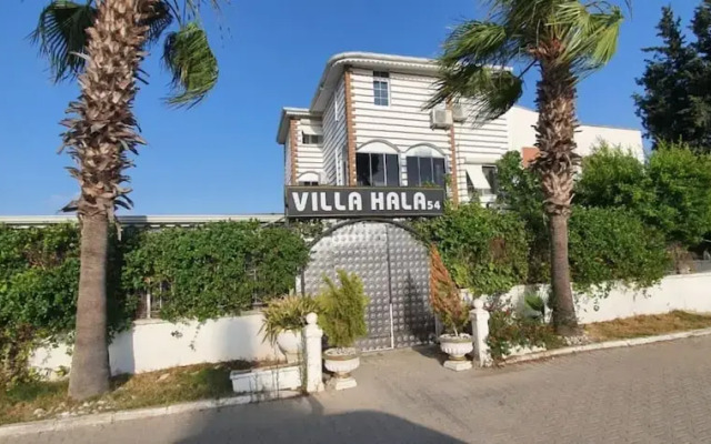 Gorgeous Villa With Private Pool in Antalya