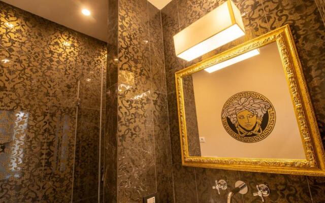 Noble Floor Luxury Apartments Gina