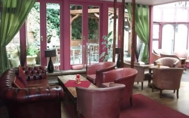 Saffron Suite And Kitchen