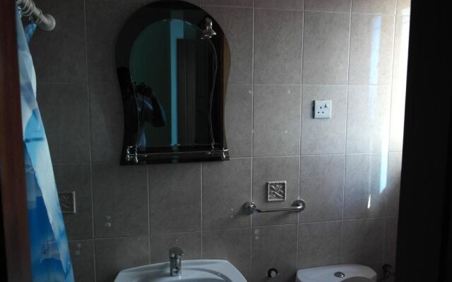 Ridge Over Suites
