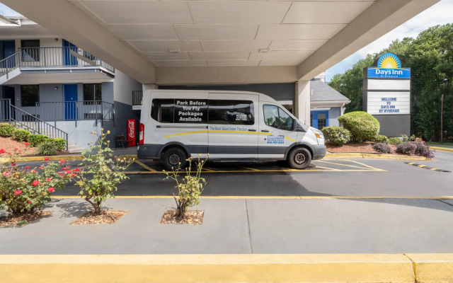 Days Inn by Wyndham College Park Airport Best Road