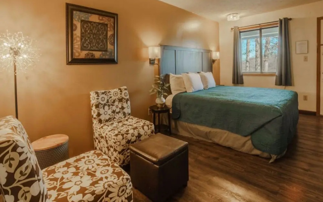 Shady Acre Inn and Suites