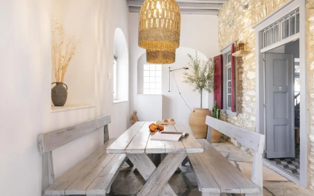 Villa Gaia Syros 1800 s Stone Building
