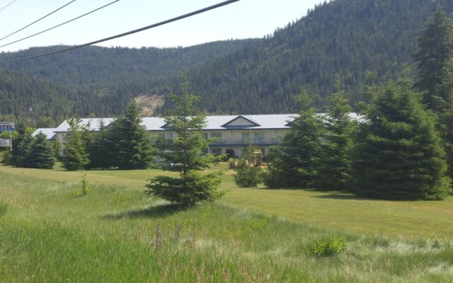 Monashee Motel