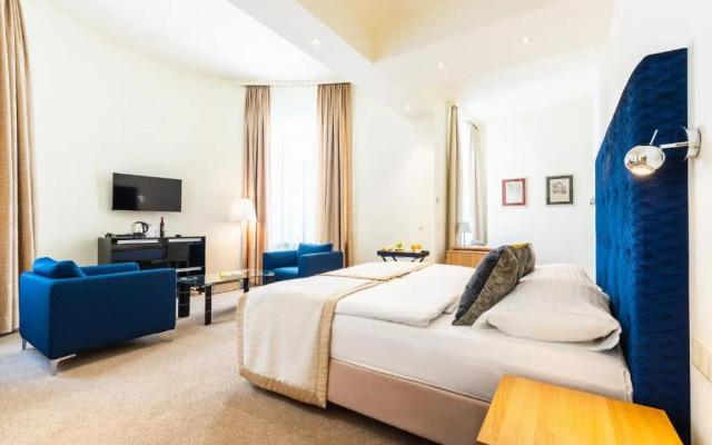 HiLight Suites Hotel