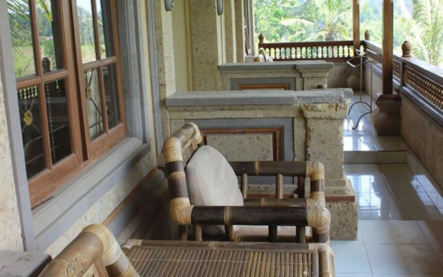 Gustis Garden 2 Guest House