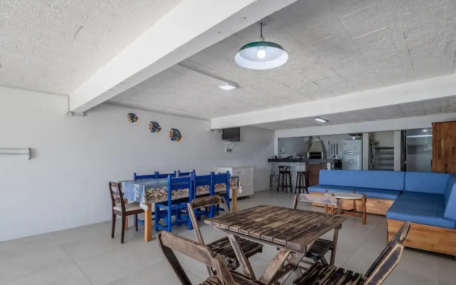 3BR Beachfront House w/ BBQ Apc2200