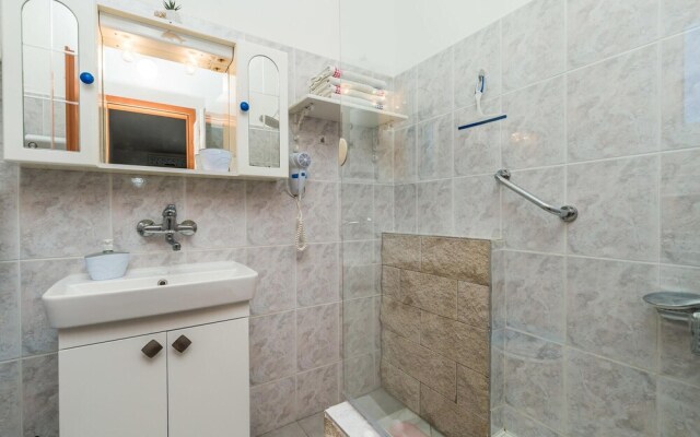 Beautiful Home in Mandre With Wifi and 3 Bedrooms