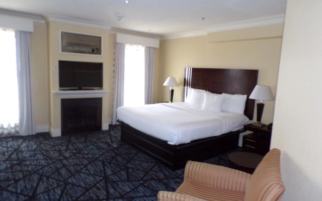 Niagara Crossing Hotel & Spa