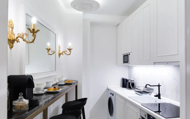 Chestnut & Eliza Suites - Superior Homes