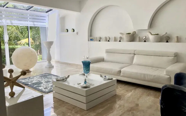 Lovely Luxury Home Near the Beach, 10 ppl