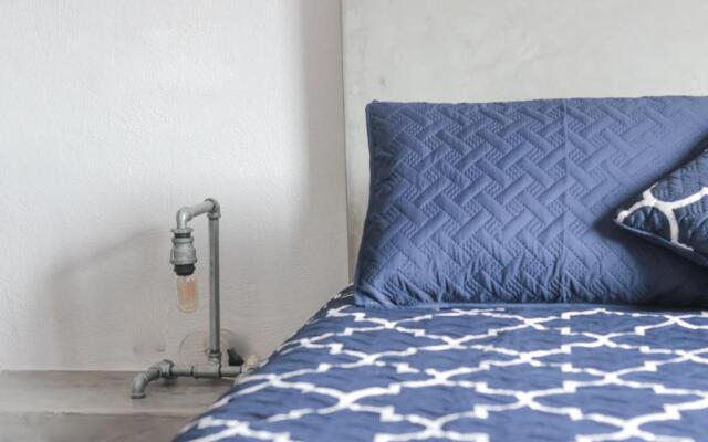 Gallo Azul, Downtown Loft Style Apartment