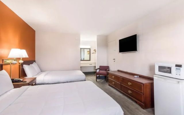 Happy Stay Inn Madisonville I-69 By OYO