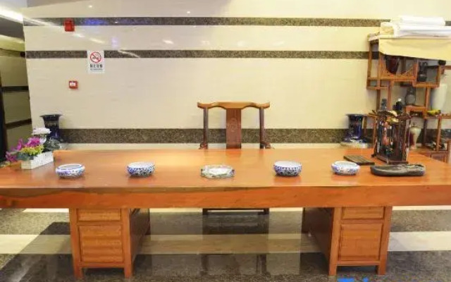 Xinzheng Shangri La Holiday Hot Spring Hotel