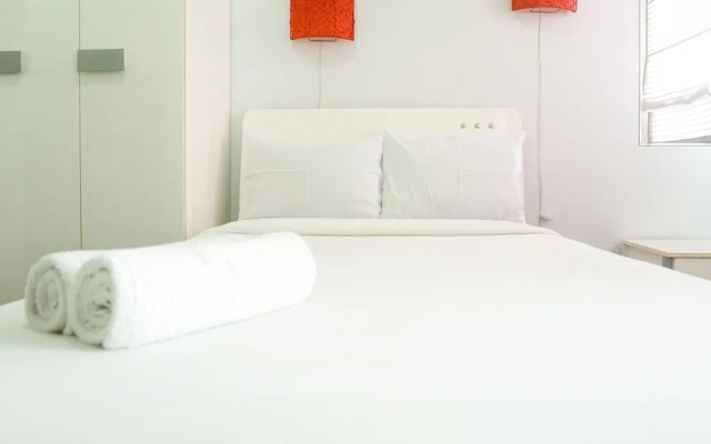 Comfy & Clean Studio Apartment at Puri Mas