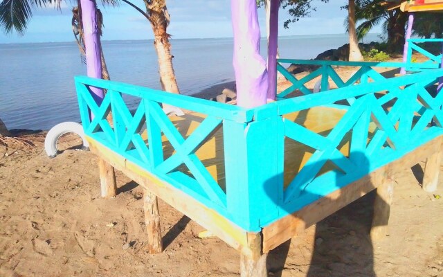 Sina PJ Beach Fales and Surf