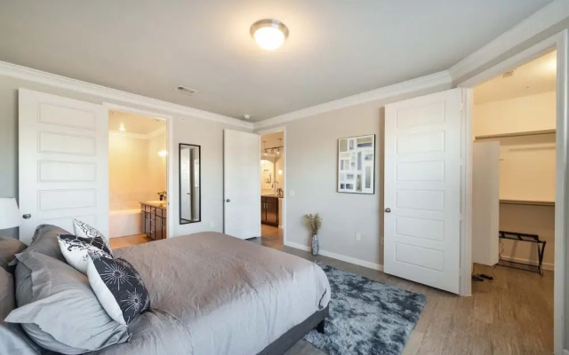Luxury Townhome Pool North Austin Evonify