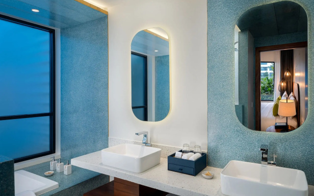 The Aviary Hotel
