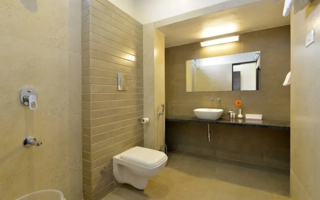 OYO 4448 Hotel Suresh Plaza