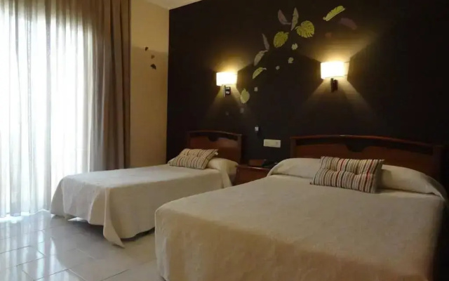 Hotel Llansola