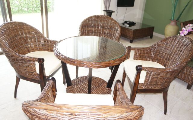 VIP Chain Resort Pool Villa
