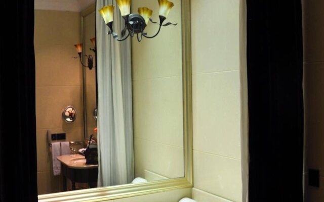 The White House Hotel Guilin