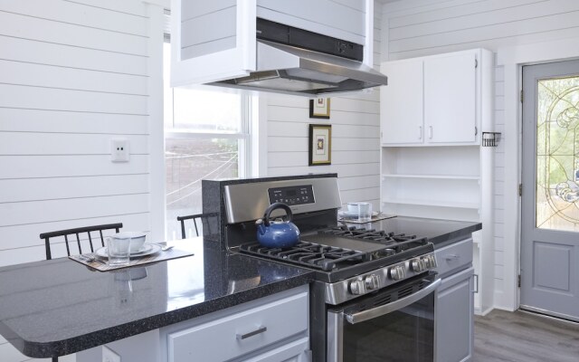 Heart of Highlands! 3BR Loft!