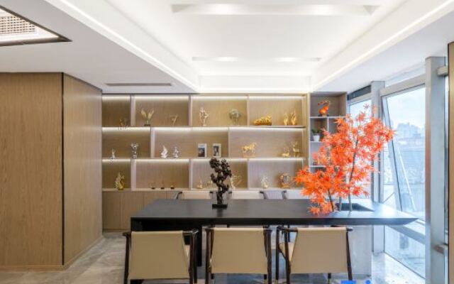 Waiting Hotel (Shanghai Jing'An Temple Beijing West Road)