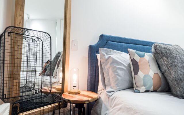 LittleStay Collection - Dorcas