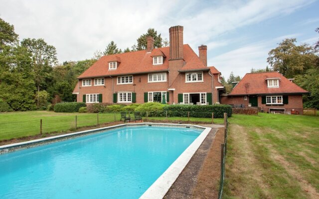 Stunning Holiday Home in Leende Near Forest