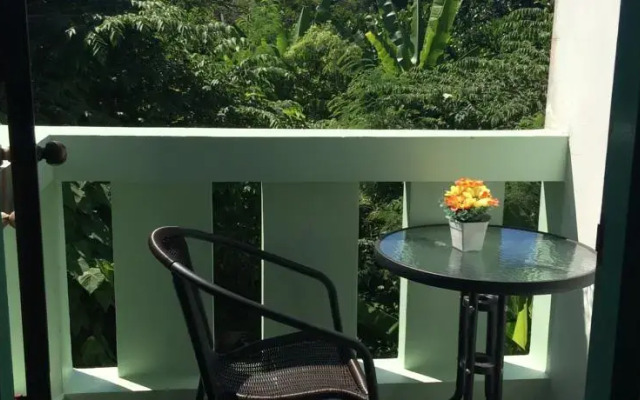 Karon Thira Guesthouse