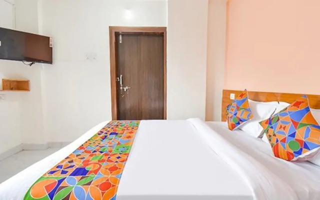 FabHotel Silver 9
