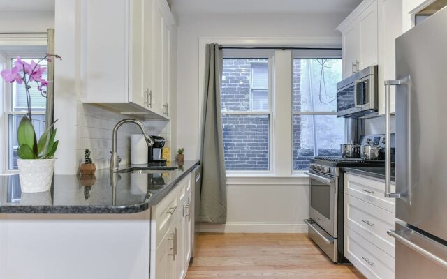 Gorgeous 4BR Apt in North End by Domio