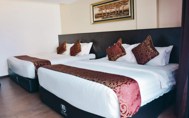 J Suites Hotel
