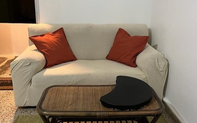 JB23 Apts 4 Bedrooms near Airport