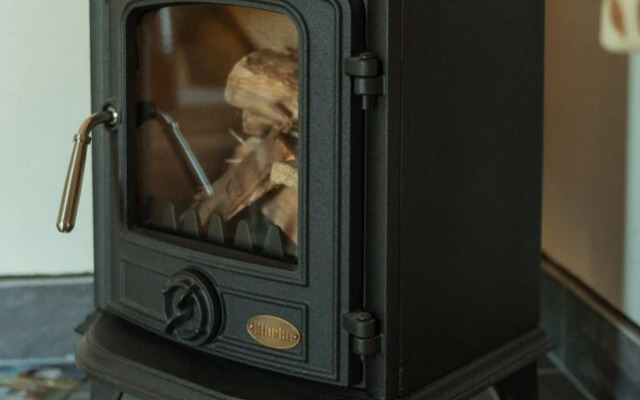 Glamping in Wiltshire in our Luxury Shepherds Hut