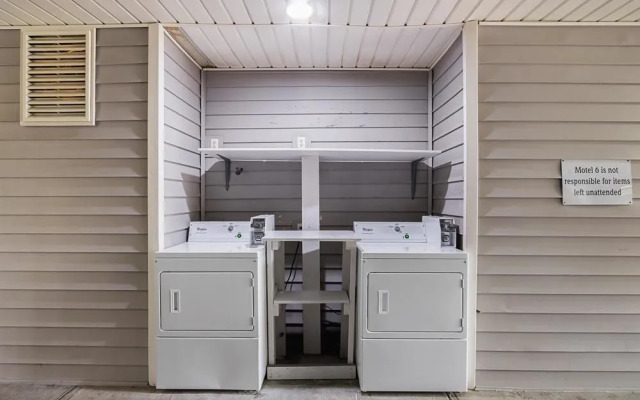 Motel 6 Savannah, GA