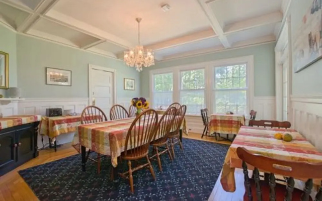 Atlantic Birches Inn