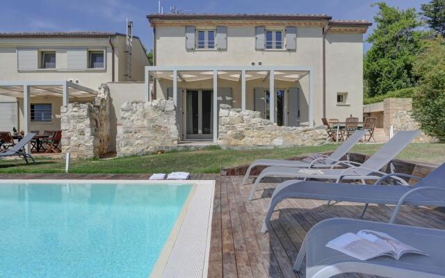 2Basl · Montefreddo - Two Bedroom Split Level