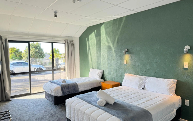 Oakwood Manor Motor Lodge – Guest Rooms – Mangere