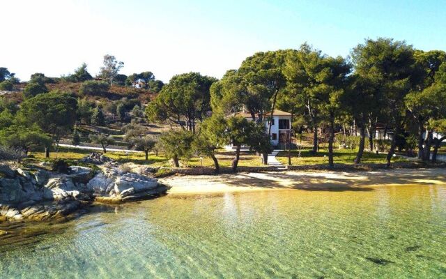 Filyra Private Beach Villa