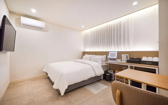 Urban Hotel