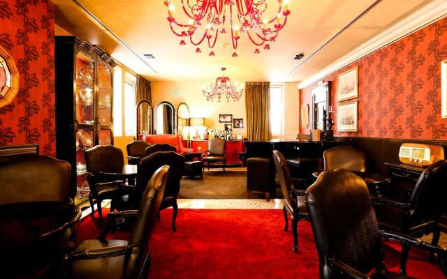 The Glam Boutique Hotel & Apt