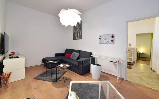 Apartment Heart to Heart