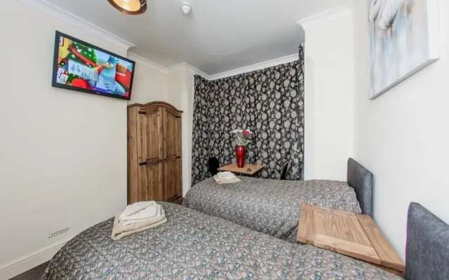 Riverside Hotel Bed and Breakfast