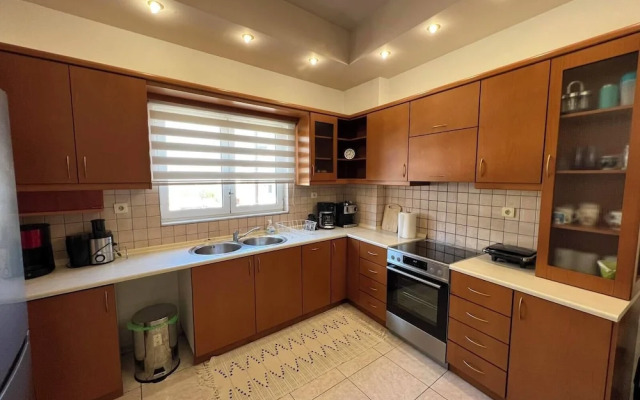 Cozy 1 Bd Apt in Therisos with Balcony